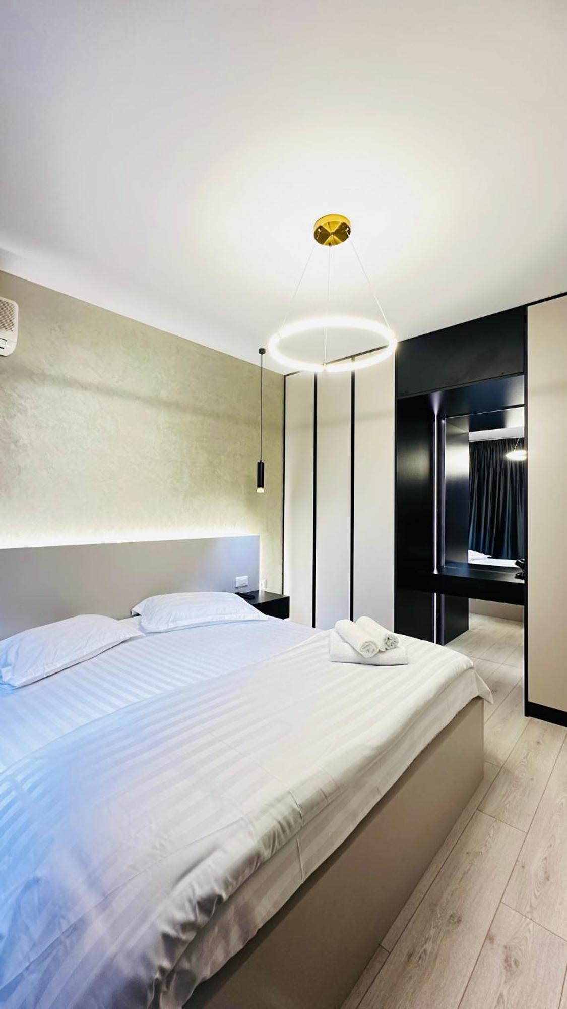 Luxurious Central Stay - Self Check-In Tirana Exterior photo