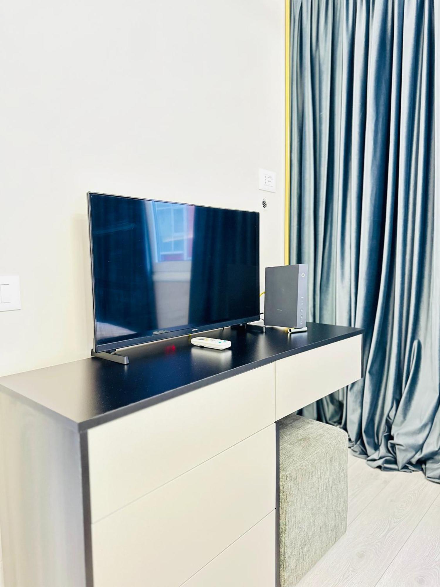 Luxurious Central Stay - Self Check-In Tirana Exterior photo