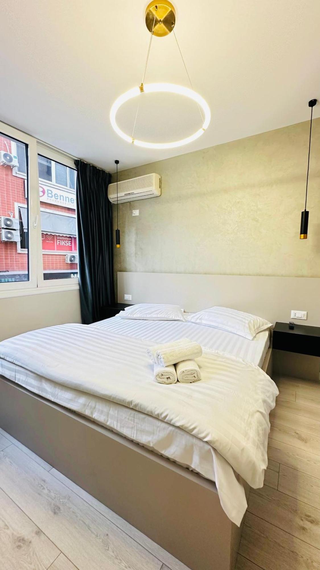 Luxurious Central Stay - Self Check-In Tirana Exterior photo