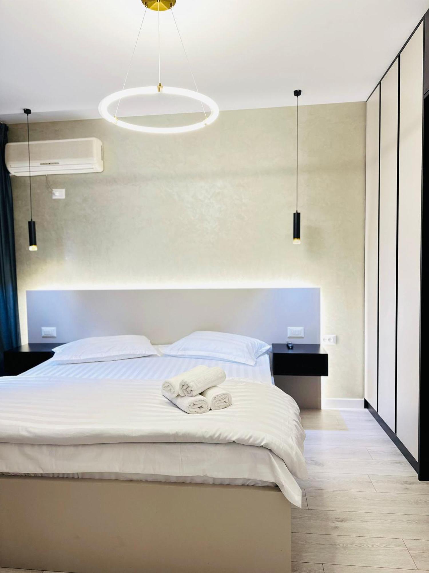 Luxurious Central Stay - Self Check-In Tirana Exterior photo